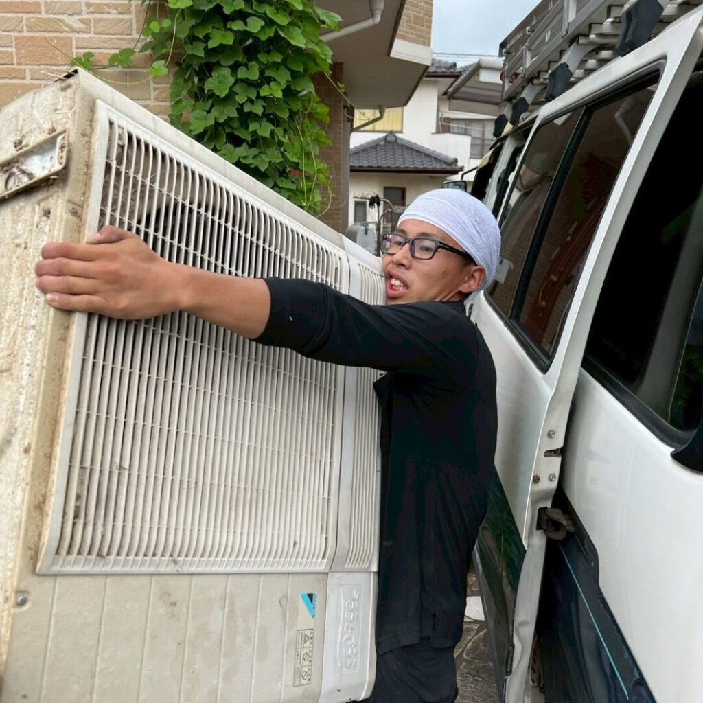 群馬県高崎市のエアコン屋「エアコニスト」。冷えない・水漏れ・異音から取付/撤去/引越し移設まで最短当日。養生・真空引き・試運転を実施。作業前に金額確定、追加条件は事前説明。LINE写真見積OK、工事保証。