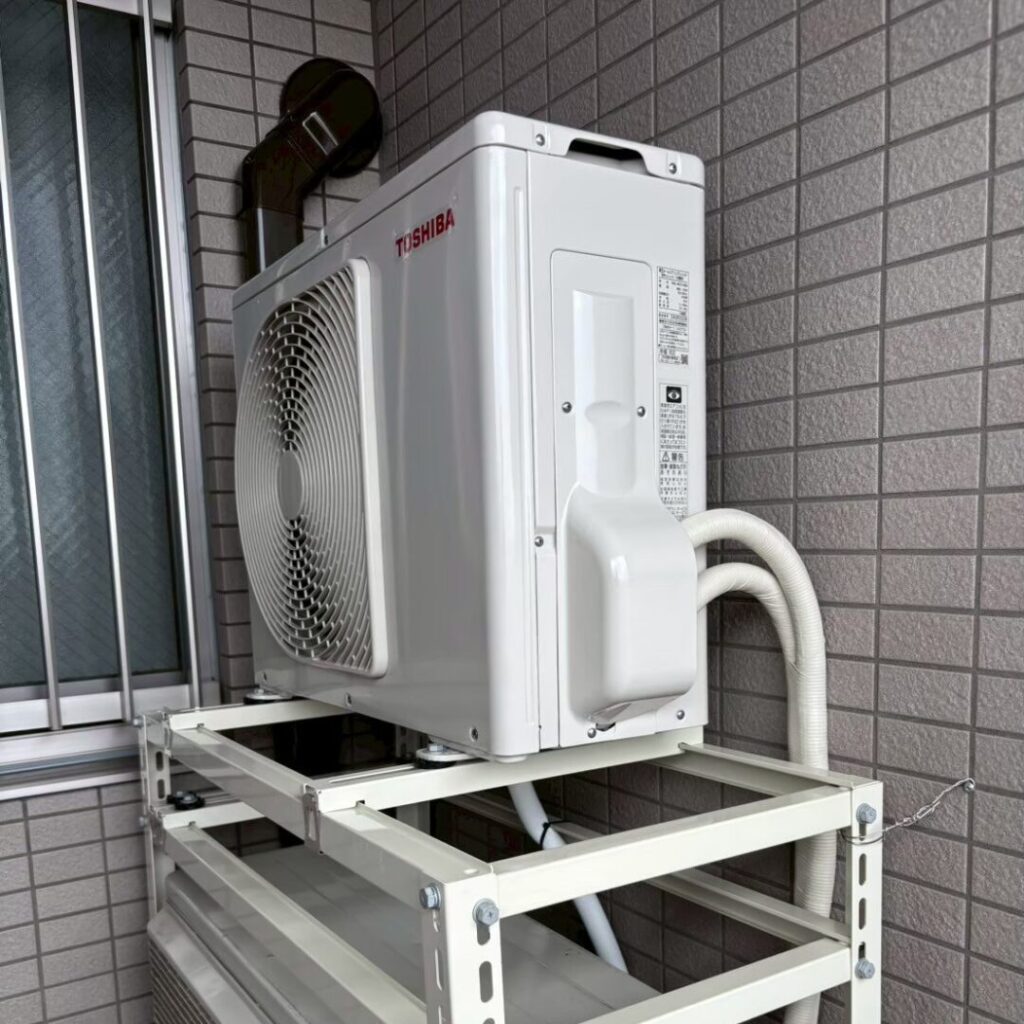 群馬県高崎市のエアコン屋「エアコニスト」。冷えない・水漏れ・異音から取付/撤去/引越し移設まで最短当日。養生・真空引き・試運転を実施。作業前に金額確定、追加条件は事前説明。LINE写真見積OK、工事保証。